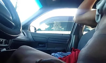 Lana est cassée porno marocain arabe et la laisse toucher le trou.