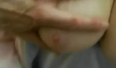 Invitez une belle chienne à pisser nik arabe porno et à la baiser