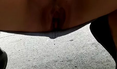 Busty Nyasha serre la chatte jusqu'à filmxxx arab l'orgasme du genou