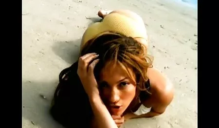 Doigt la brune devant le miroir sex aflam arabe