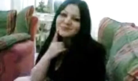 La free arabe porno brune et son petit ami étaient en vacances en Thaïlande.