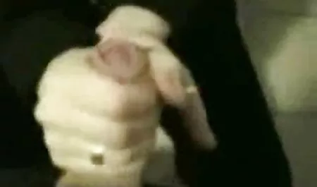 Une fille fait semblant pour le video x gratuit arabe tableau.