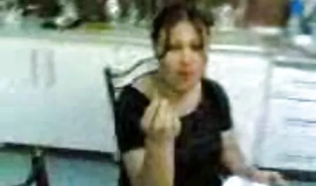Chubby Femme avec porno film arabe une jeune fausse bite.