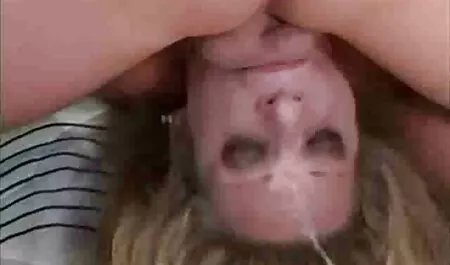 Élégant Olympia Assis sur sex arabe xxx aucun pénis