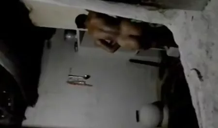 Filles en film prno arab bas rayé nu
