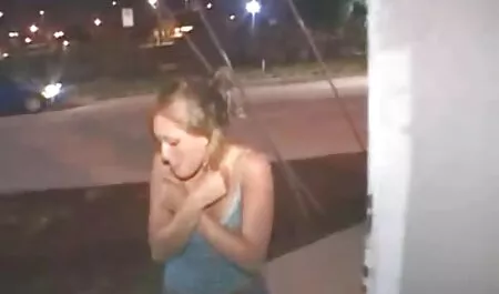 La fille soutient porno arab tounsi la masturbation dans une chaise inhabituelle.