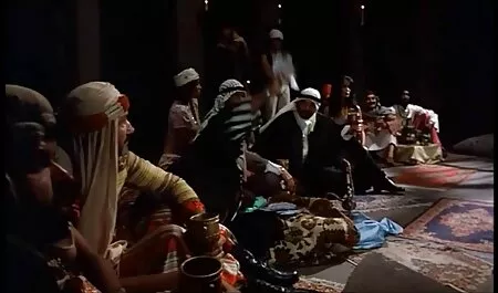 Filles jouant film porno de femme arabe des jouets