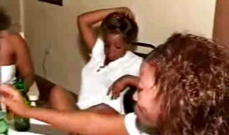 Les jeunes mamelons jouent avec film arabe porno gratuit sa chatte et son cul.