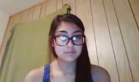 Nu artefact a commencé à xxxl arab porno se masturber lentement.