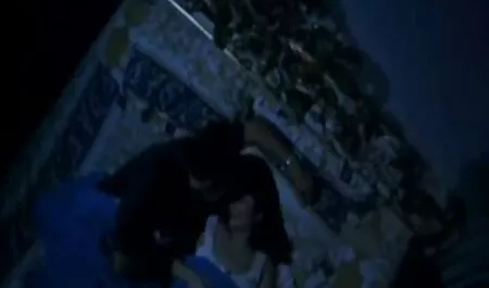Délicieux film porno lobnan Poilu Indien petite amie mange les doigts.