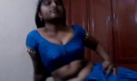 Il a une petite amie animal porno arab et un visage de femme.