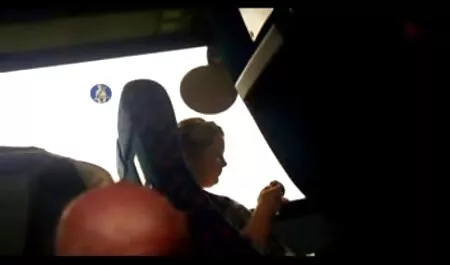 Poilu garçon enseigne Julia à film x gratuit arabe sucer et baiser.
