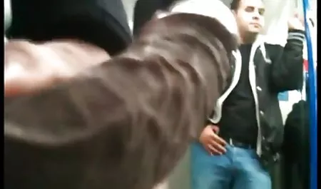 Le professeur donne un coup de pied à film porno gratuit arab la dame dans les deux trous.