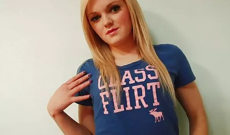 Adulte femme irotik arab lèche amis jambes