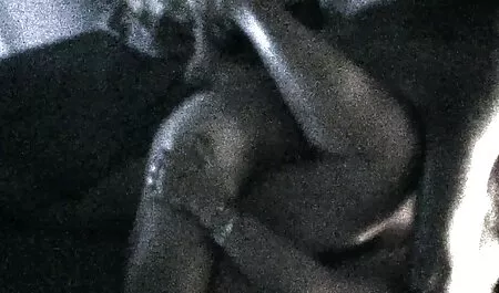 Une fille ennuyeuse a joué sexe arabe video gratuite dans la rue et a baisé à la maison.