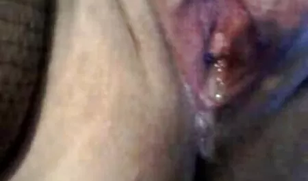 Fille dans les bois lèche les jambes de porno arabe 2017 l'amant
