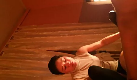 Baise une bonne fille xnx porno arabe avec un pantalon dur sur son visage